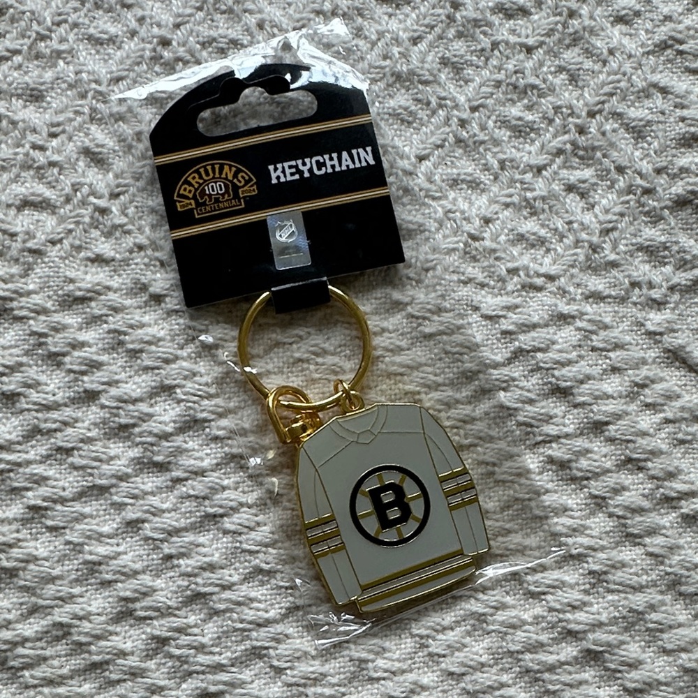 Bruins Keychain with Gold Accents